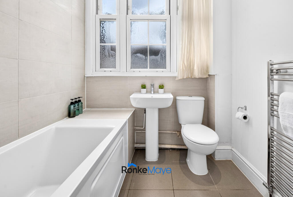 Apartment in London - View 5