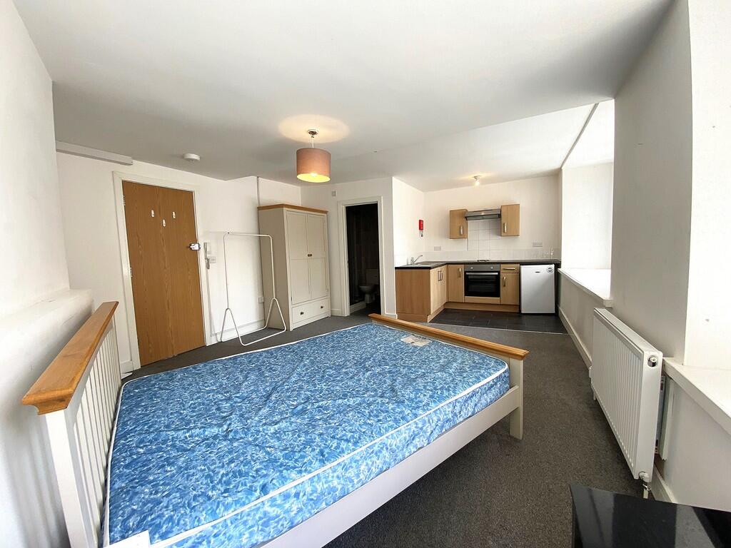 Apartment in Portsmouth - View 3