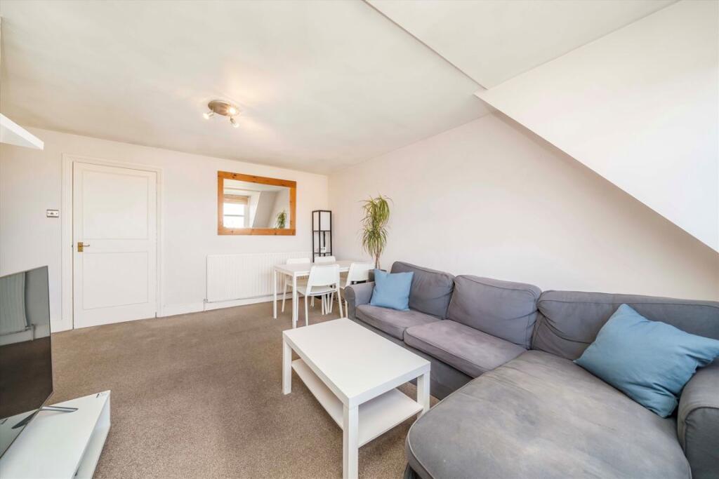 Apartment in Kingston upon Thames - View 5