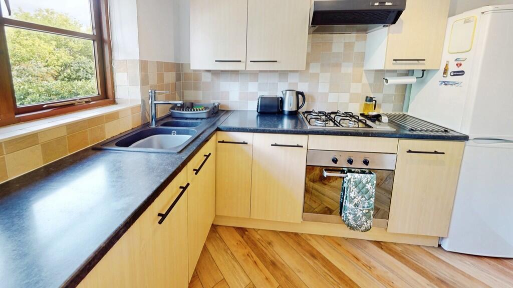 Apartment in Gloucester - View 5
