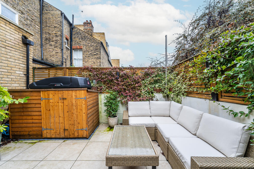 House in London - View 4