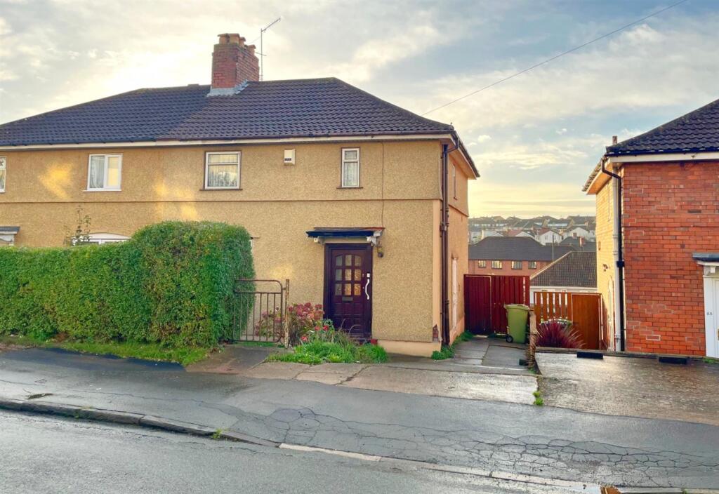3-bed semi-detached on Ponsford Road, Bristol, £289,995