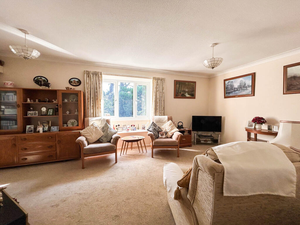 Gilwynes Court, Aldwick Felds - View 3