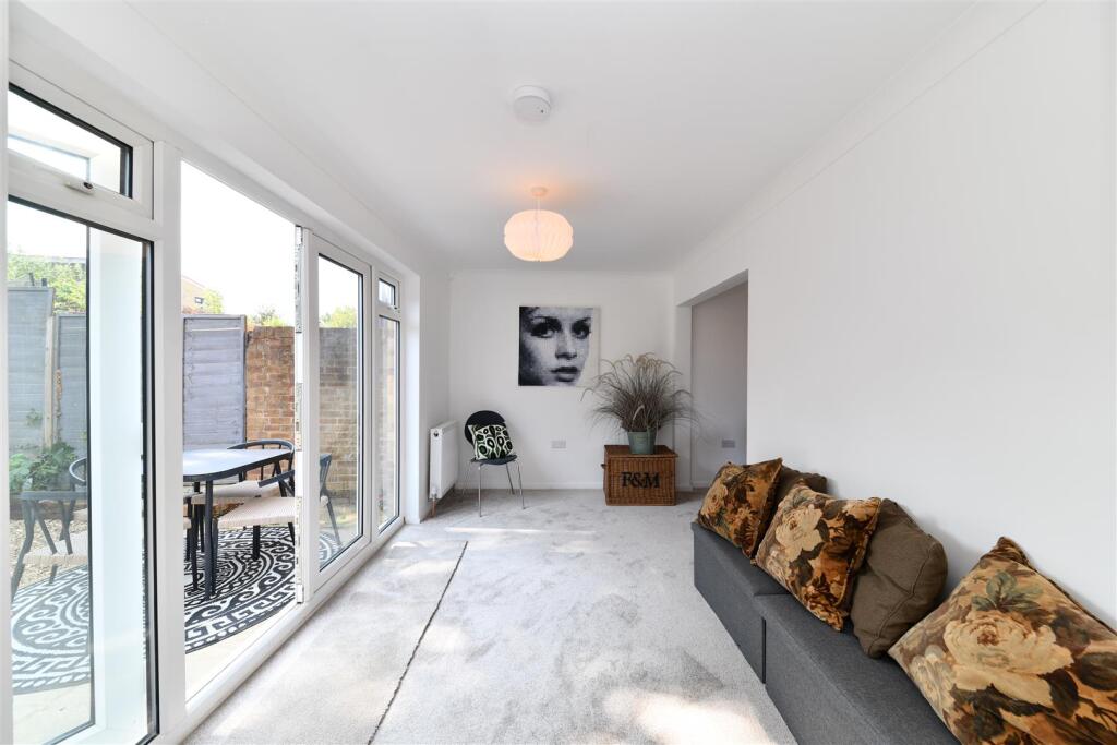West Reach, Stevenage photo 4