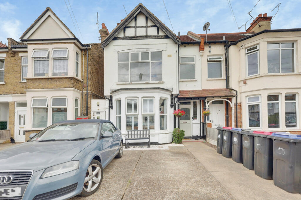 1-bed flat on Ilfracombe Road, Southend-on-sea, SS2, £140,000