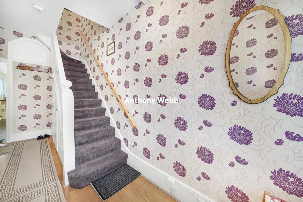 House in London - View 3