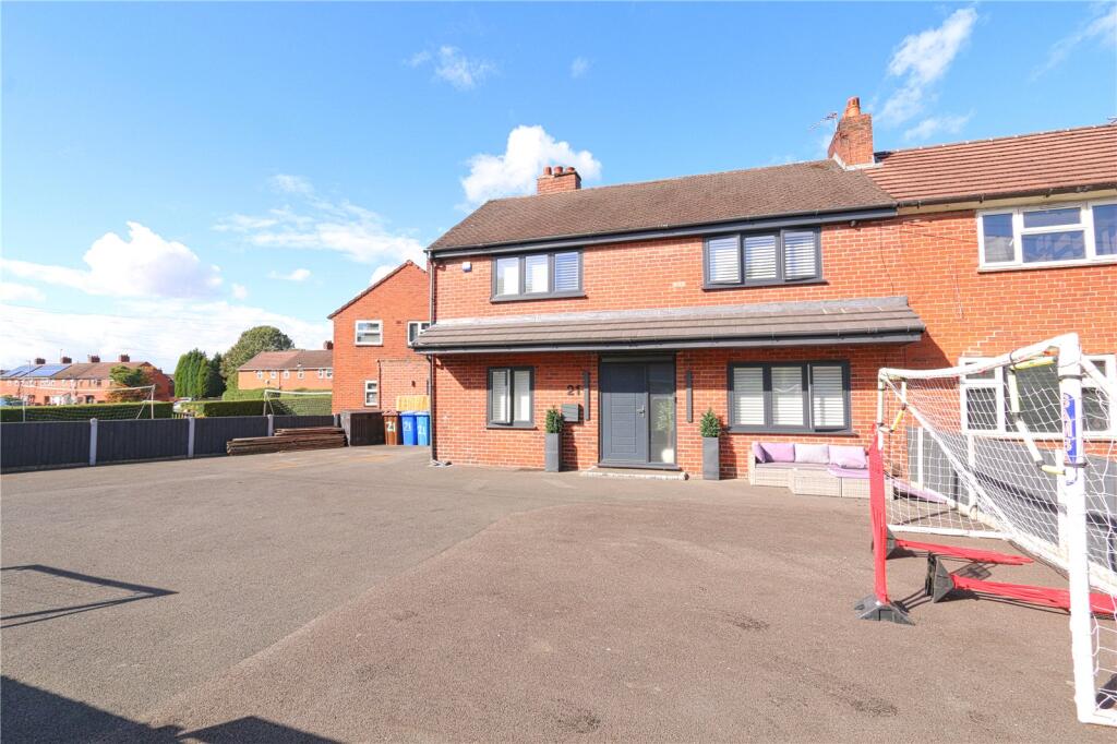 Main image of property: Elizabeth Avenue, Denton, Manchester, Greater Manchester, M34