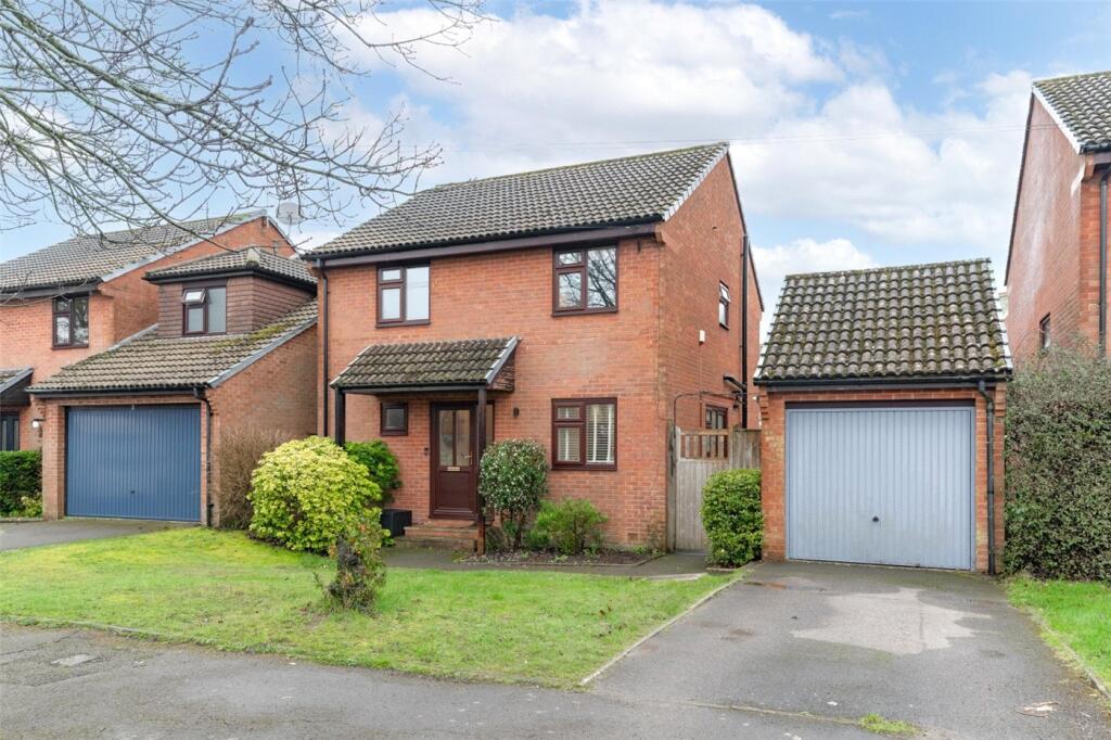 Main image of property: Charborough Close, Lytchett Matravers, Poole, Dorset, BH16