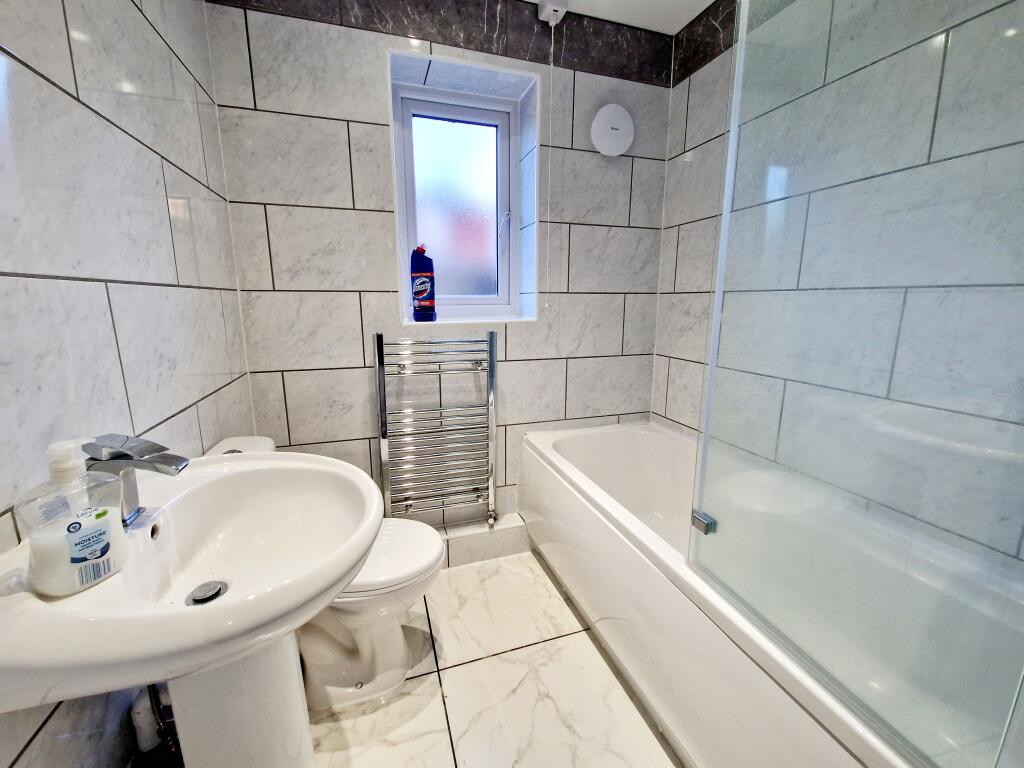 Additional image 4 of Lockside, BB2