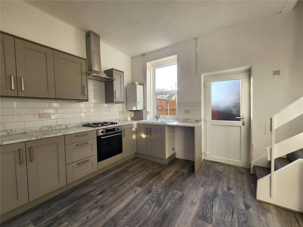 Pilsworth Road, Heywood, Greater Manchester, OL10 photo 4
