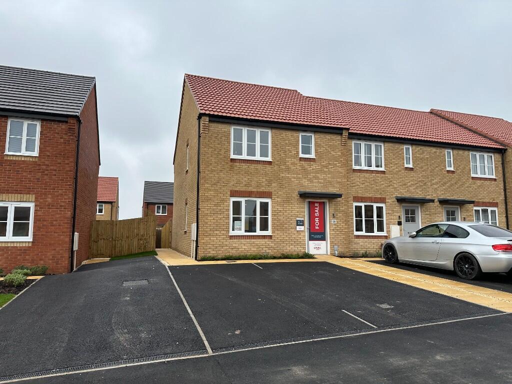 3-bed terraced on Chestnut Drive, 
Louth,
Lincolnshire, 
LN11 7AX, £175,000