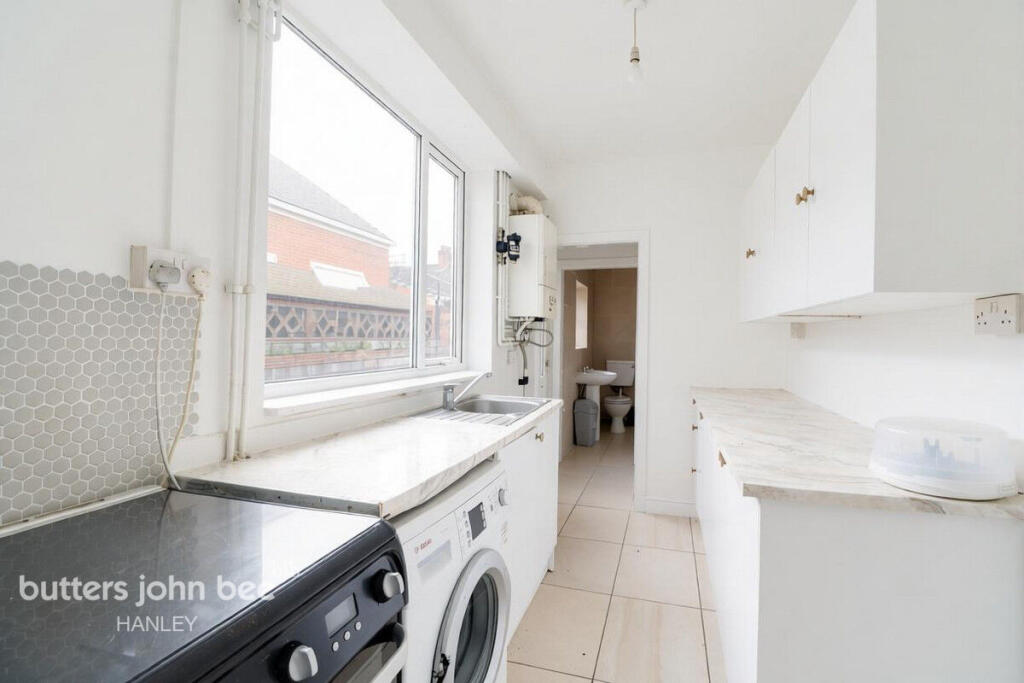 House in Stoke-on-Trent - More