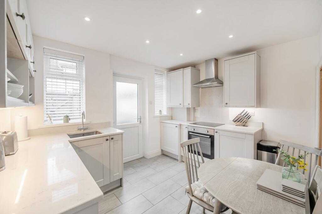 Wharfedale Avenue, Harrogate, HG2 photo 2