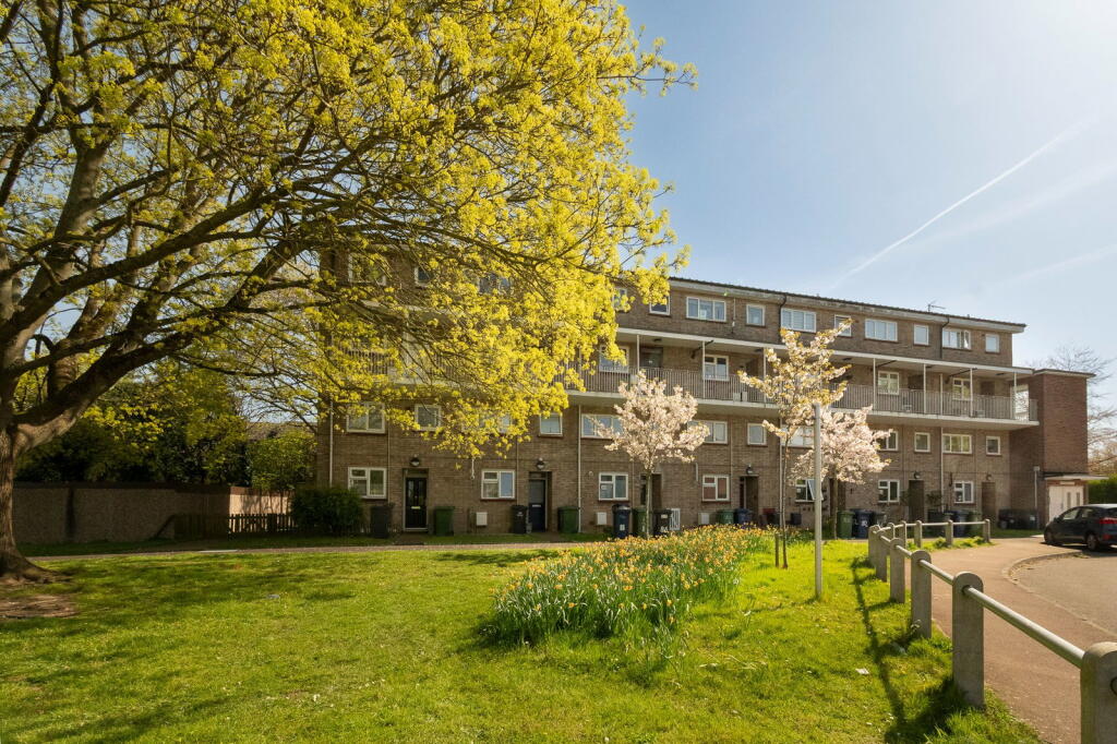 Main image of property: Hawkins Road, Cambridge, CB4 2RD