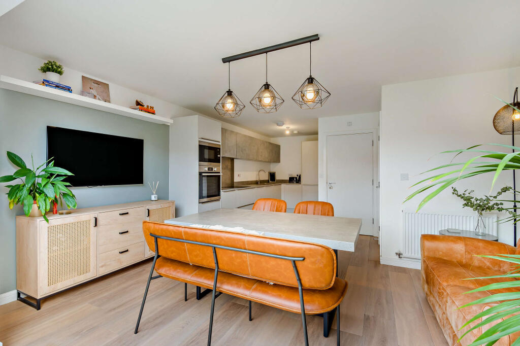 House in Wakefield - View 5
