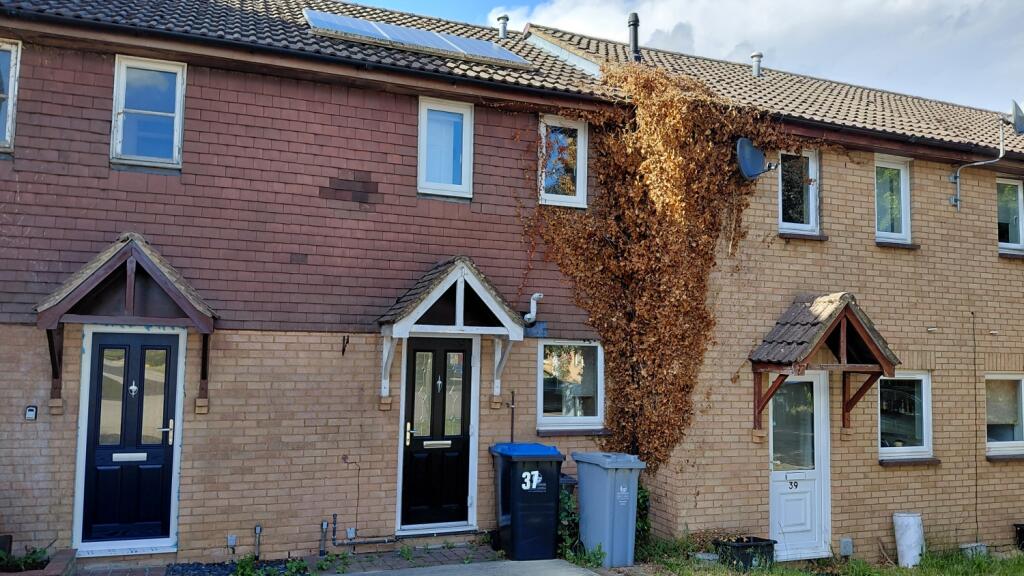 Main image of property: Heather Close, Carterton, Oxfordshire, OX18