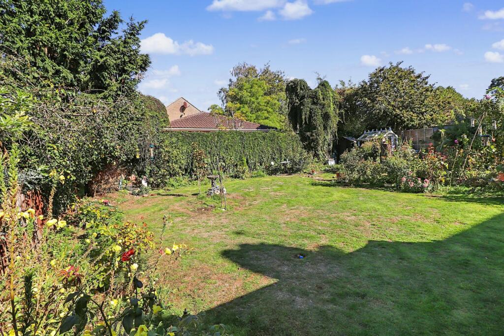 House in Stevenage, Roebuck - View 5
