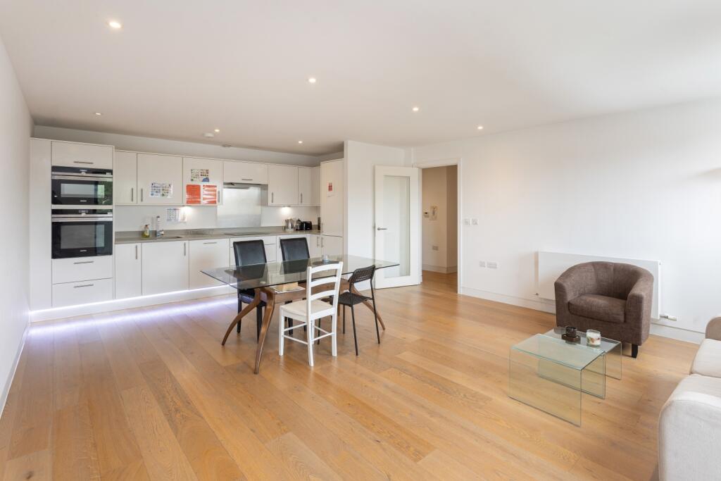 Main image of property: Kennett House, London Road, Headington, OX3