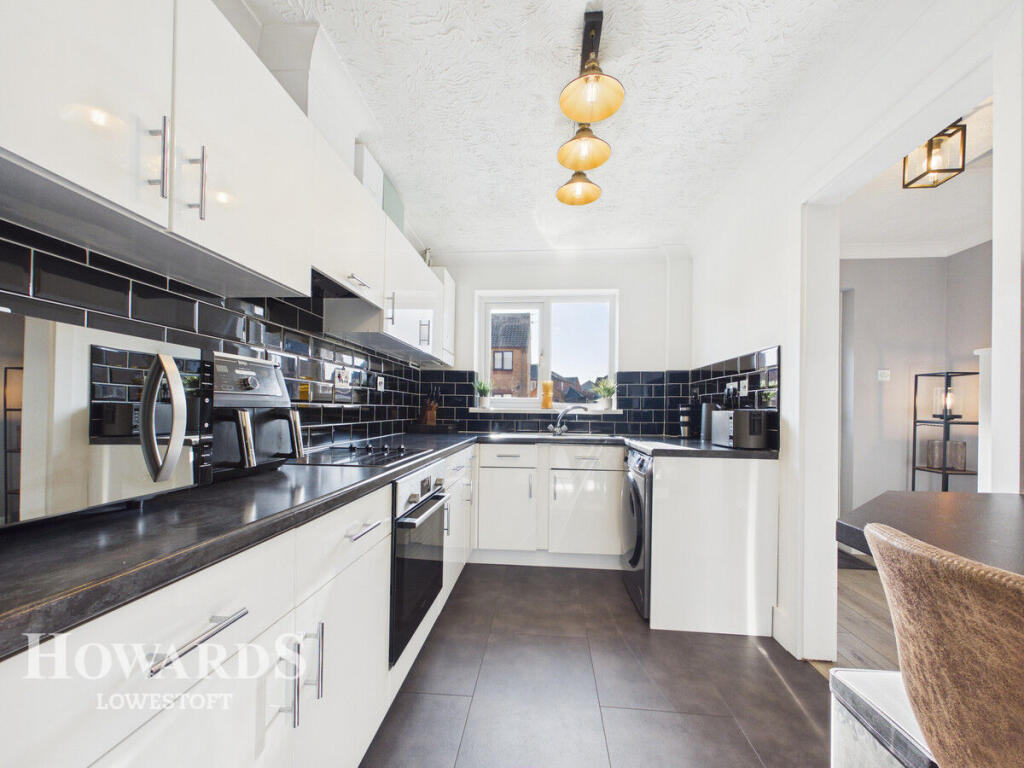 2-bed semi-detached on Swift Close, Lowestoft, £210,000