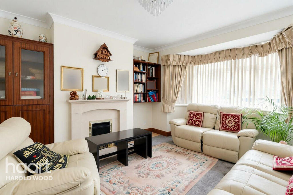 Sackville Crescent, Harold Wood photo 2
