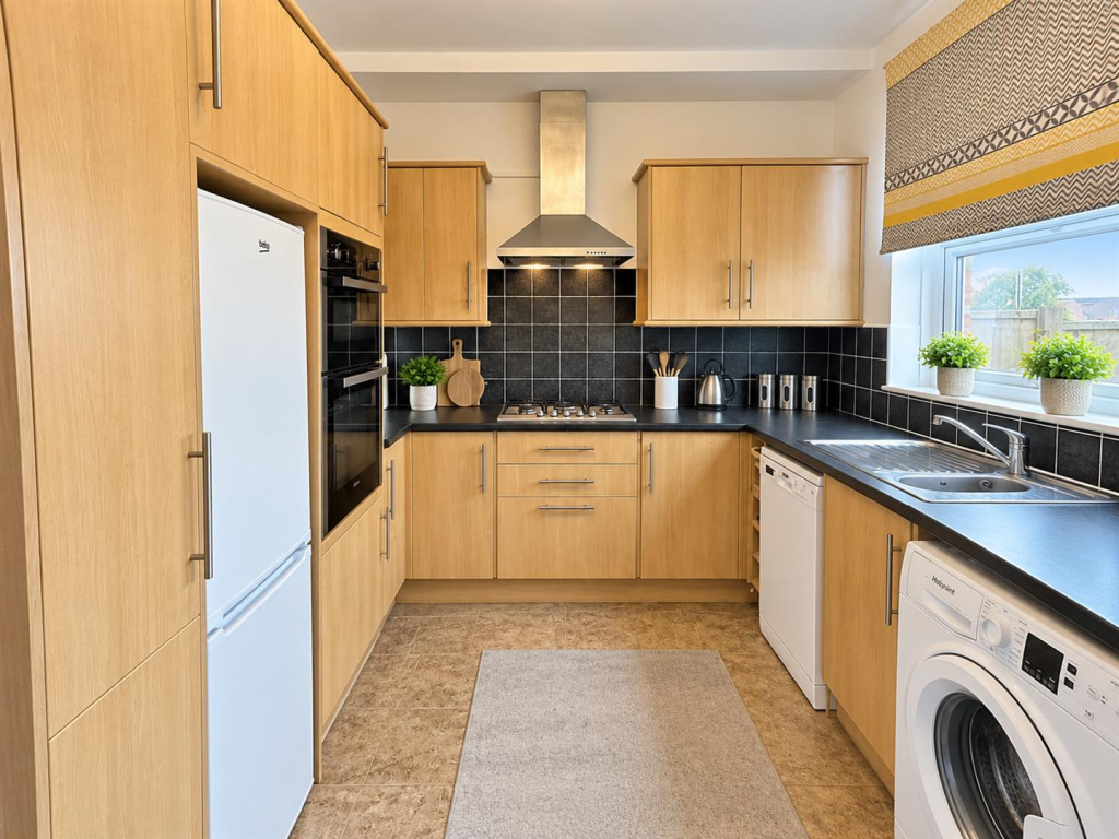 House in Oldham - View 4