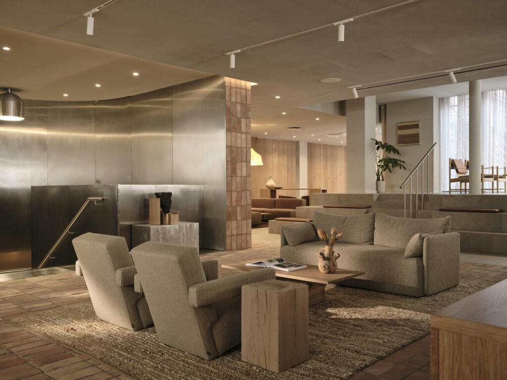CH lounge.jpg