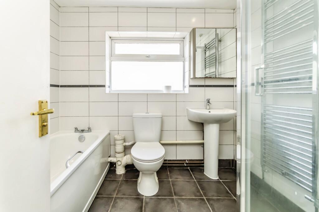 House in London, Broad Green - View 5