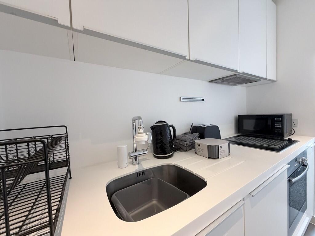 Apartment in Birmingham, West Midlands - View 6