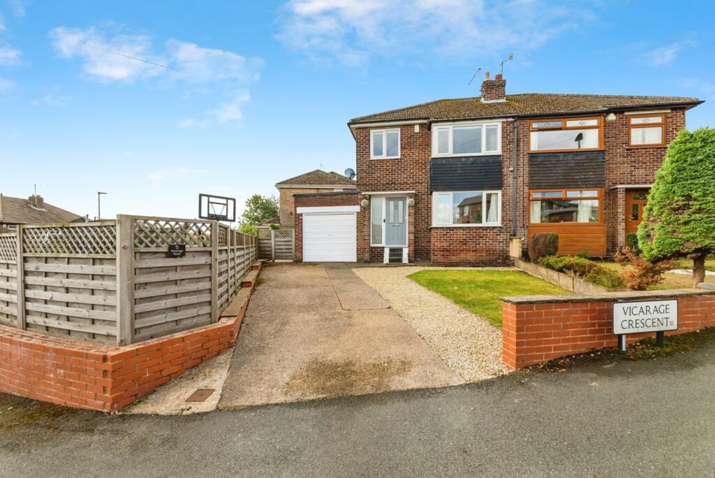 3-bed house on Vicarage Road, Grenoside, Sheffield, South Yorkshire, S35, £300,000