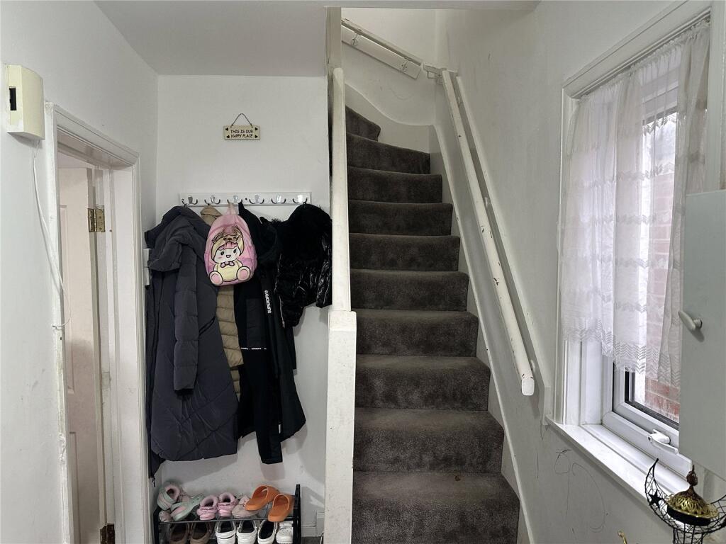 Additional image 2 of Redthorn Grove, Birmingham, West Midlands, B33