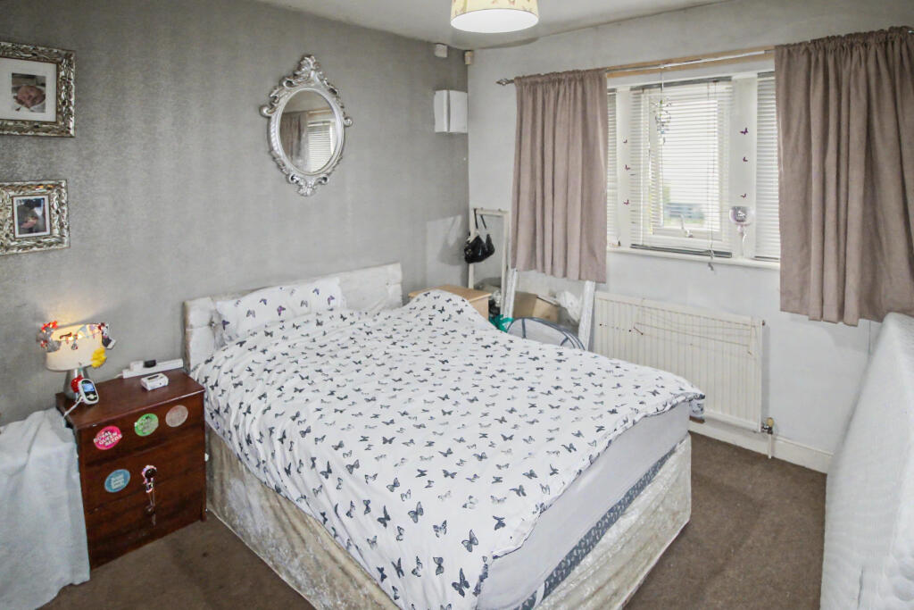 House in Bradford, Ferncliffe, Bingley - More
