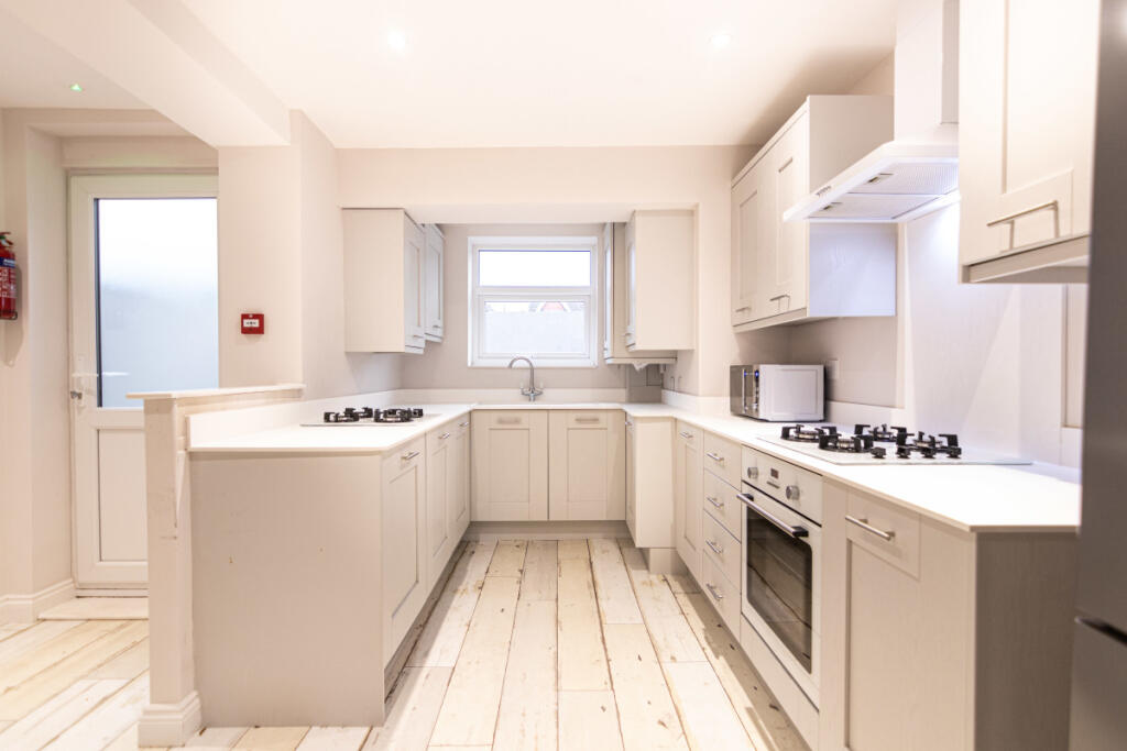42 Portman Road, Liverpool, L15 - View 2