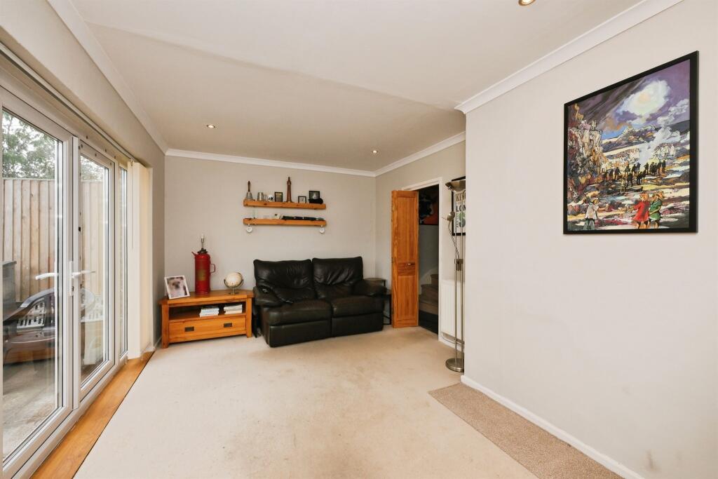 House in Harlow, Brays Grove - View 5