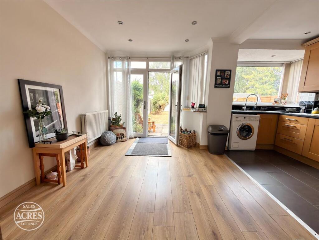 House in Birmingham, West Midlands - More