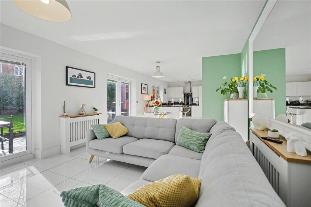 Walnut Tree Drive, Framingham Earl, Norwich, Norfolk, NR14 photo 4