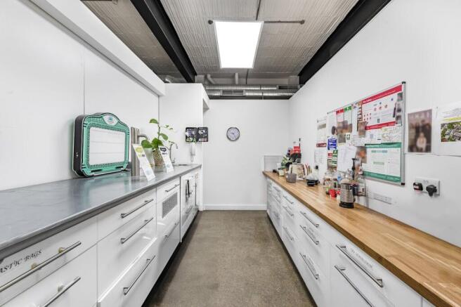 KITCHEN 1.jpg