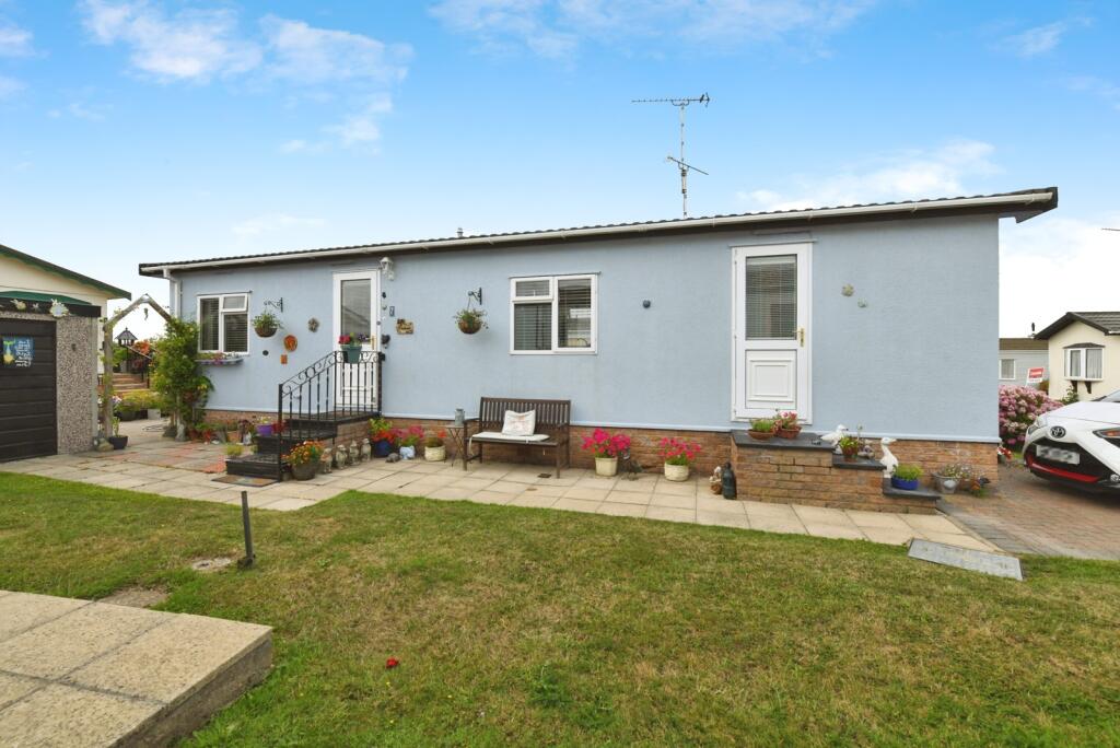 Main image of property: Horseshoe Lawns, Tower Park, Hullbridge, Hockley, SS5