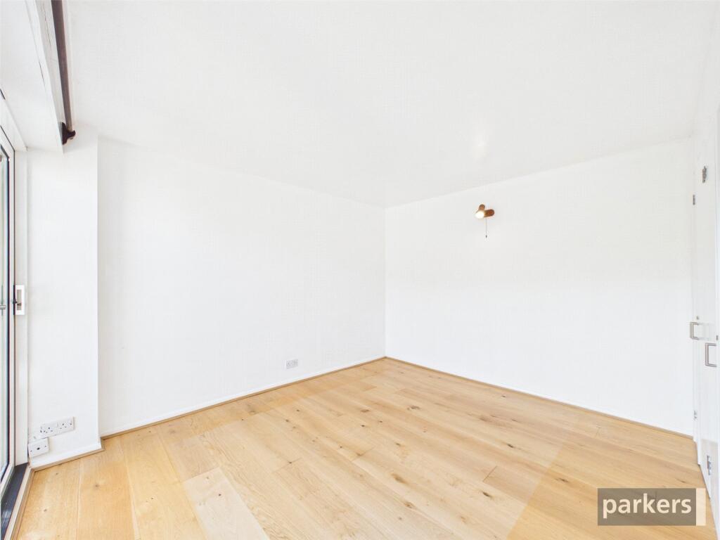 Apartment in Reading - View 5