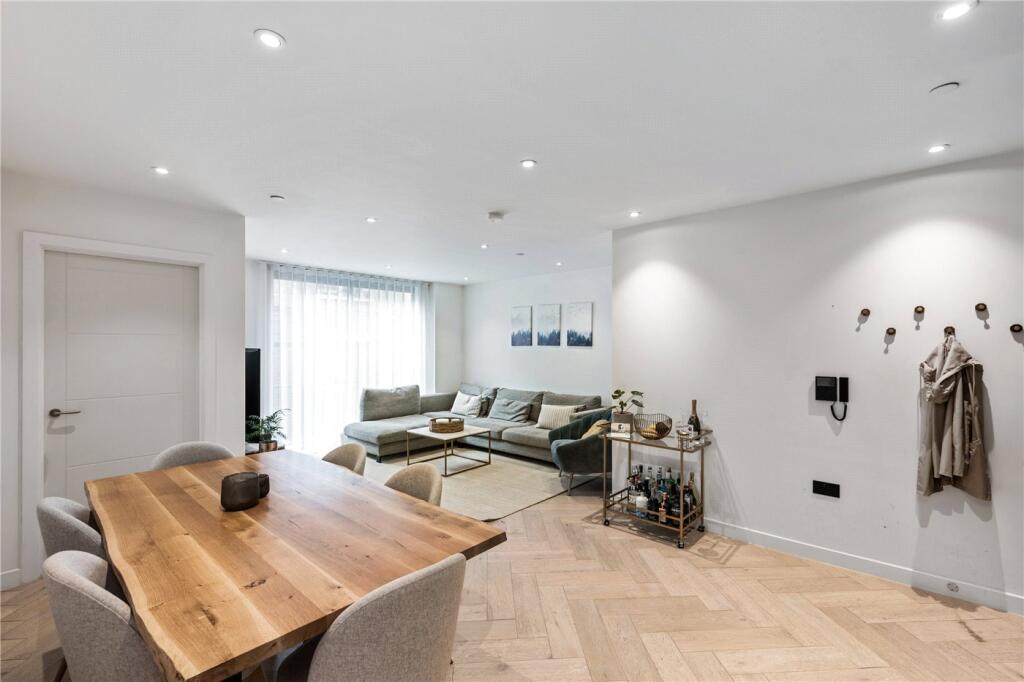 Main image of property: Dock Street, London, E1