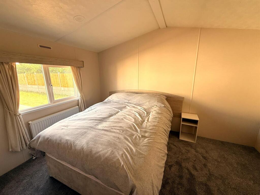 Little Lakeland Caravan Park, Wortwell, Harleston photo 4