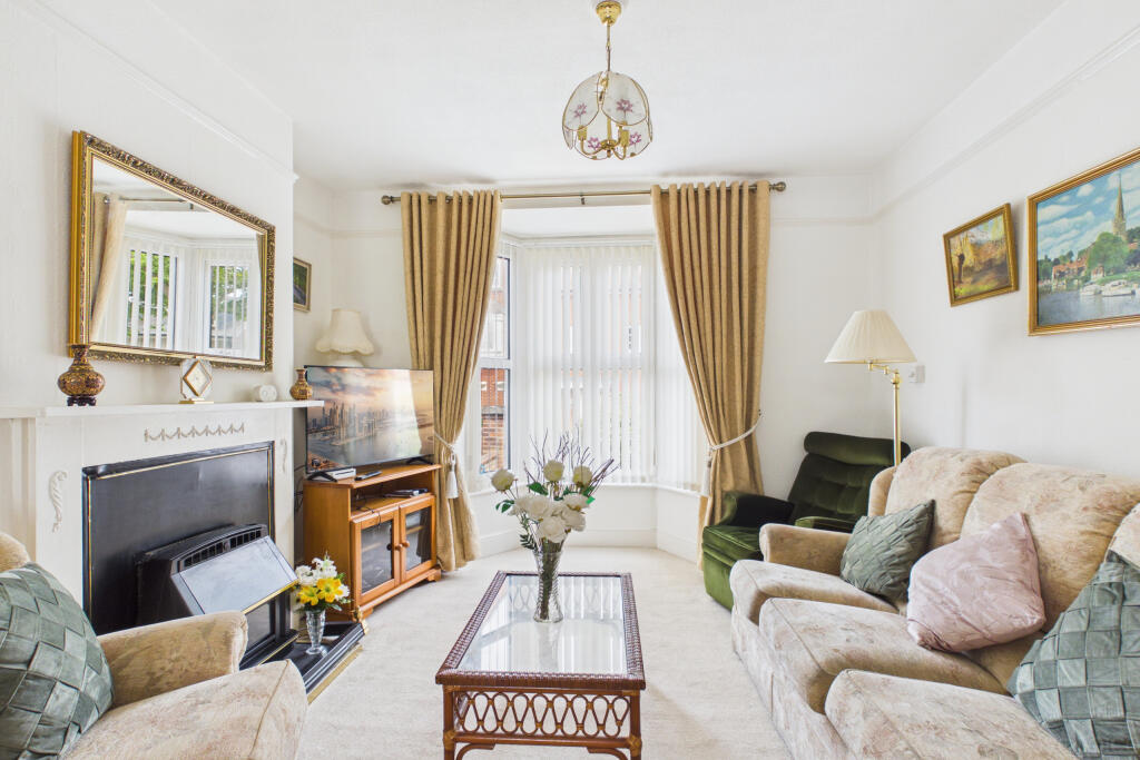 House in West Suffolk, Priors Estate, Bury St Edmunds - View 5