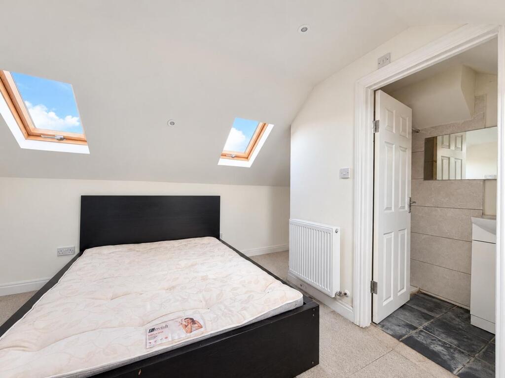 Apartment in Bromley - More