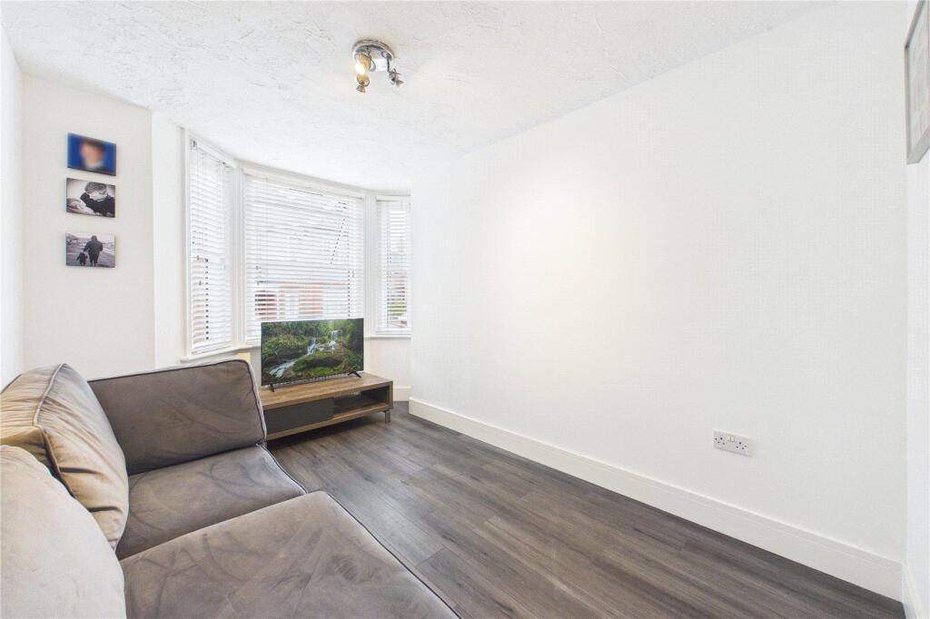 Apartment in East Grinstead, Blackwell - View 2