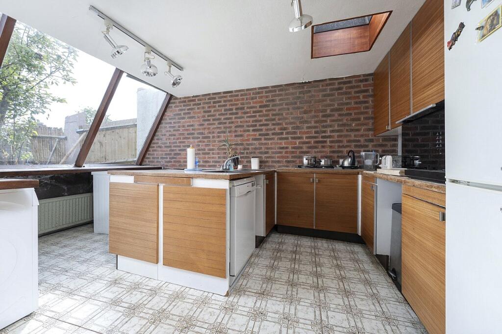House in London, Carshalton Beeches - View 3