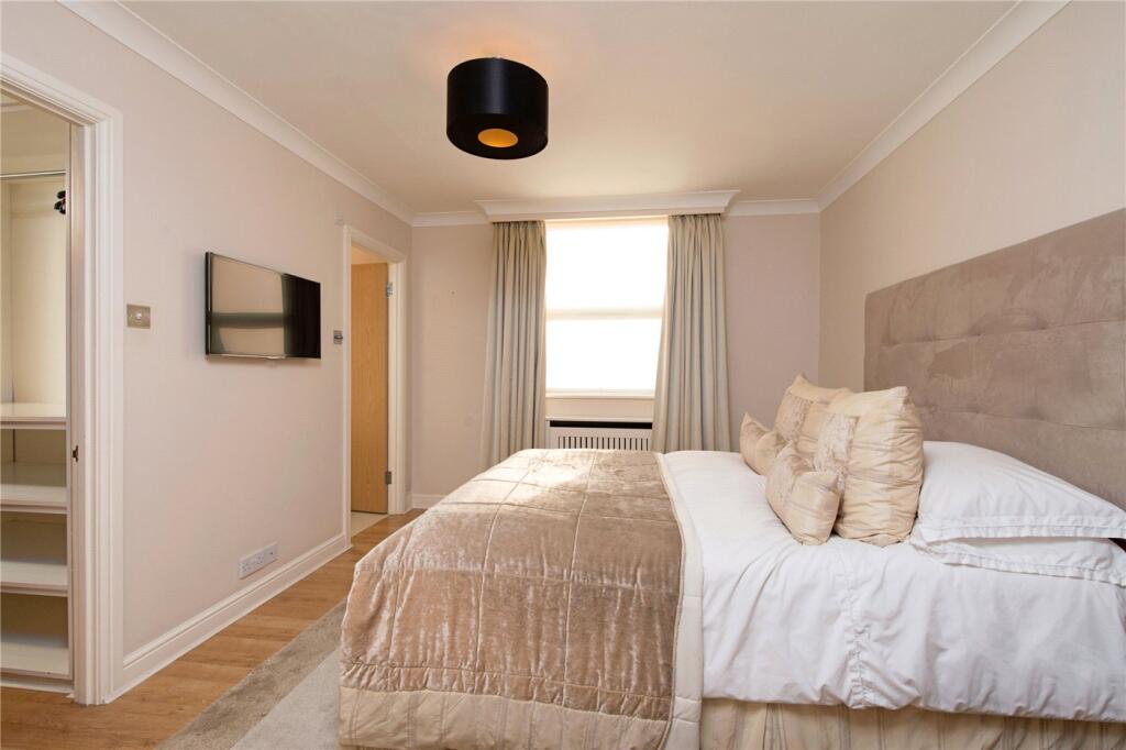 Apartment in London - View 5
