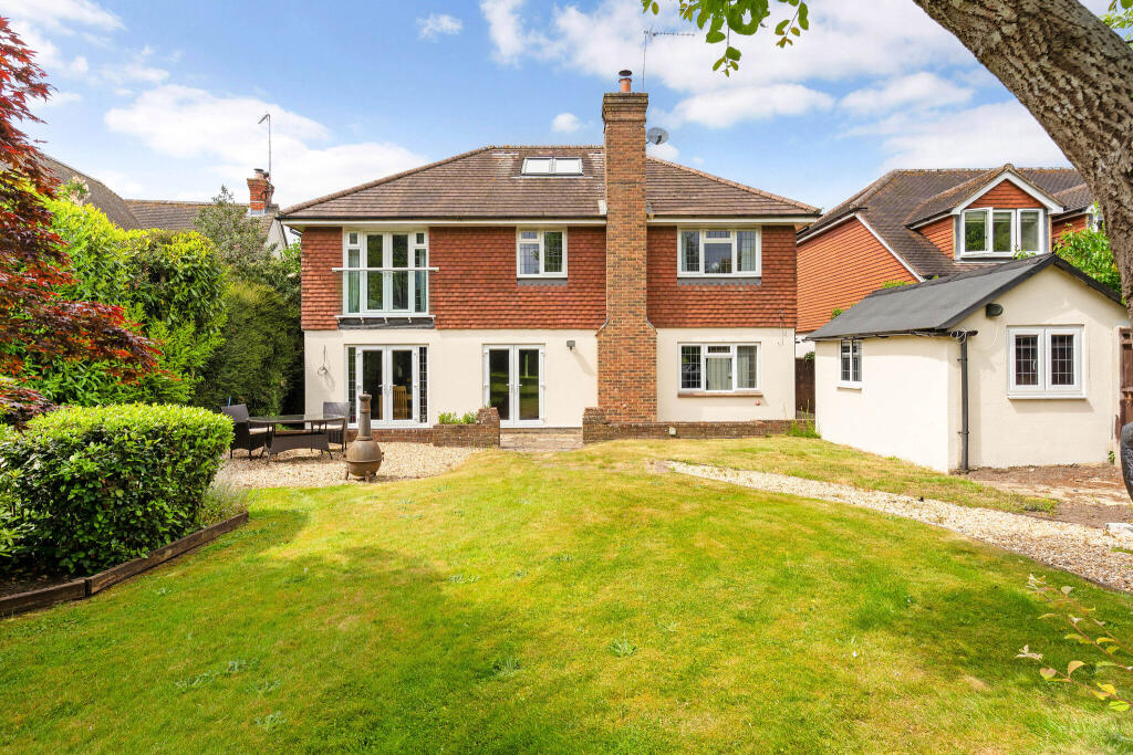Hale House Lane, Churt, Farnham, GU10 - View 2