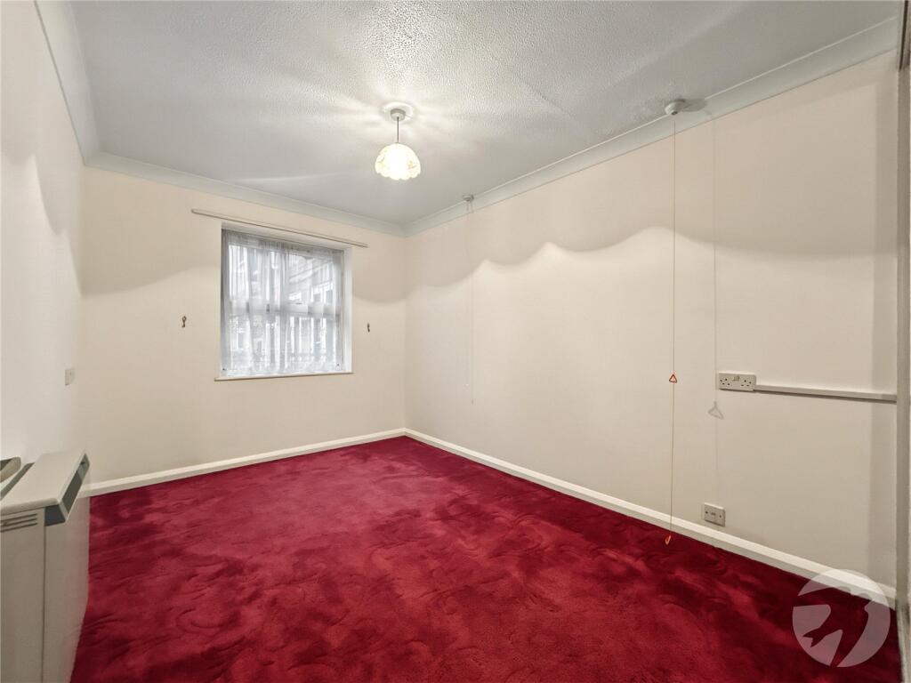 Apartment in Dartford - View 5
