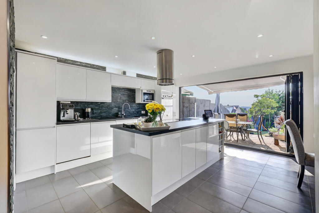 House in Southend-on-Sea - View 4