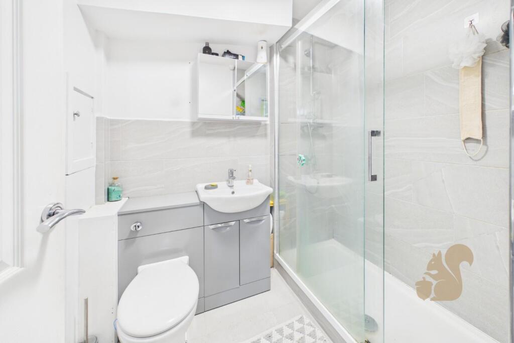 Apartment in Southend-on-Sea - View 3