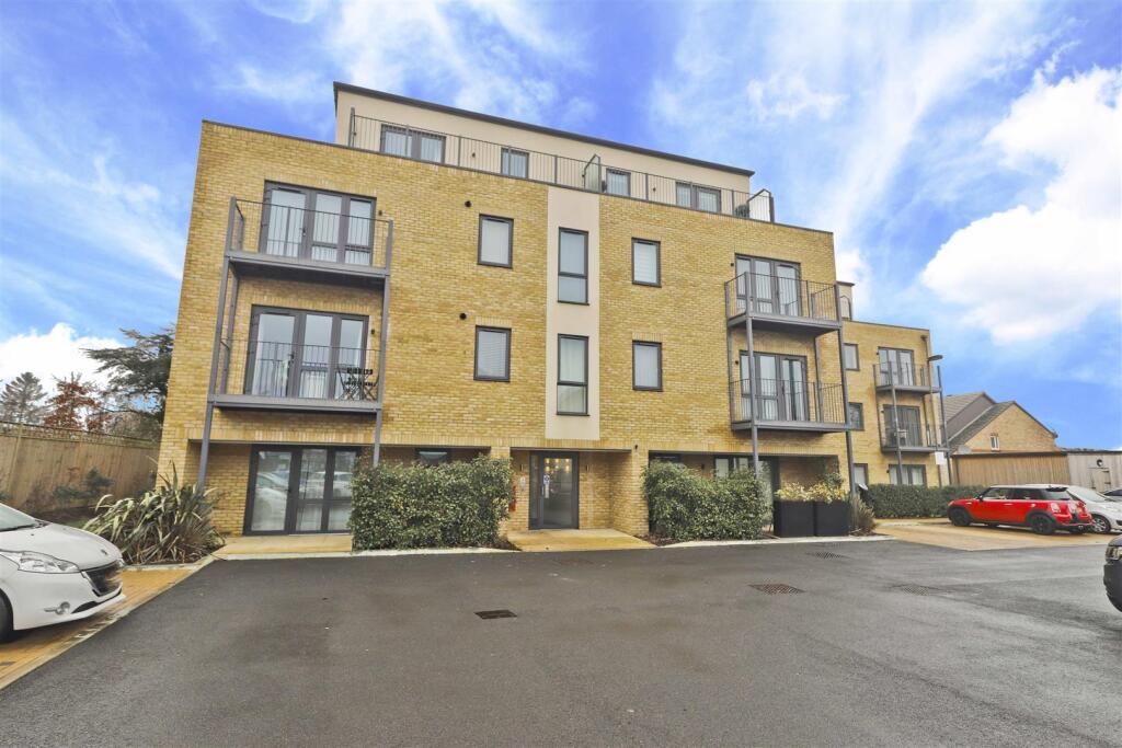 Main image of property: Long Lane, Hillingdon, UB10